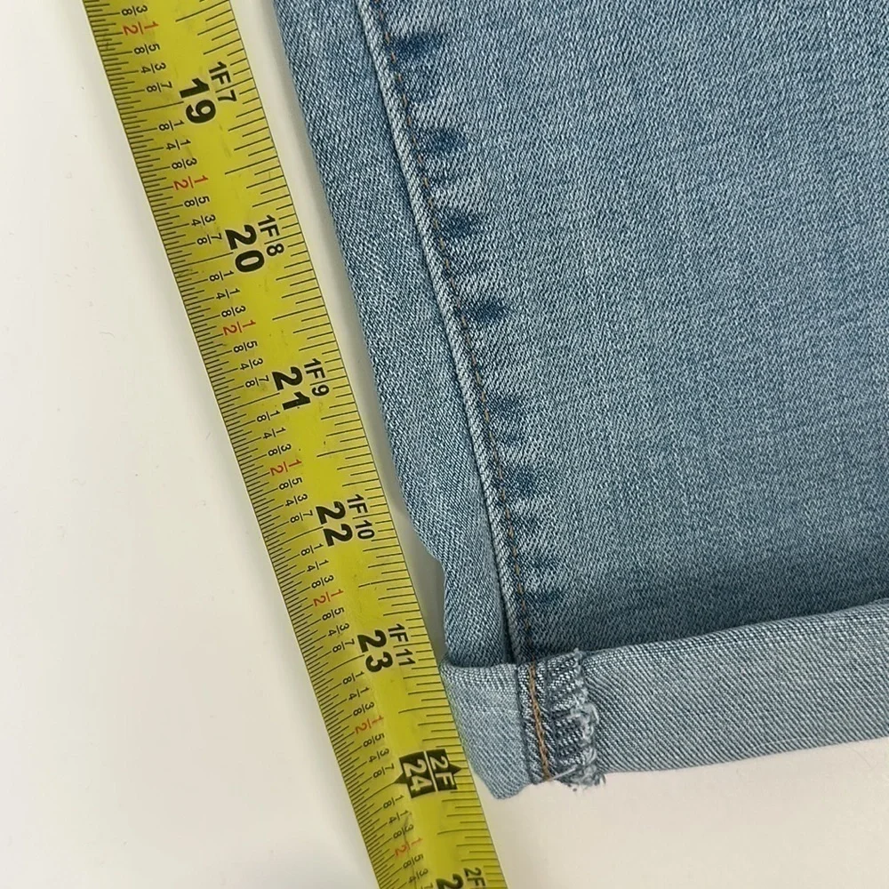 Levi's Light Wash Boyfriend Jean Size 16 NWT - Picture 11 of 12